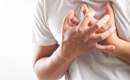 Jangan Anggap Sepele! Kenali 5 Penyebab Nyeri Dada Berikut Ini