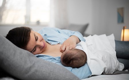 Posisi Menyusui Gak Boleh Sembarangan, Kenapa Ya?