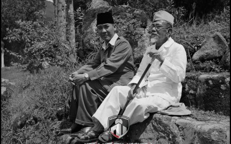 Soekarno dan Agus Salim di Parapat Sumatera Utara