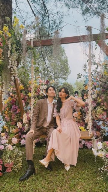 Potret Kemesraan Vidi Aldiano dan Sheila Dara